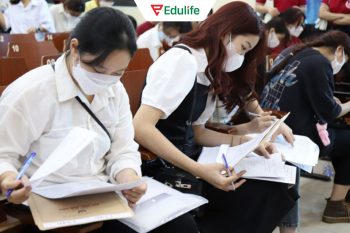 Thí sinh cần chuẩn bị hồ sơ thi VSTEP bản cứng đầy đủ theo yêu cầu